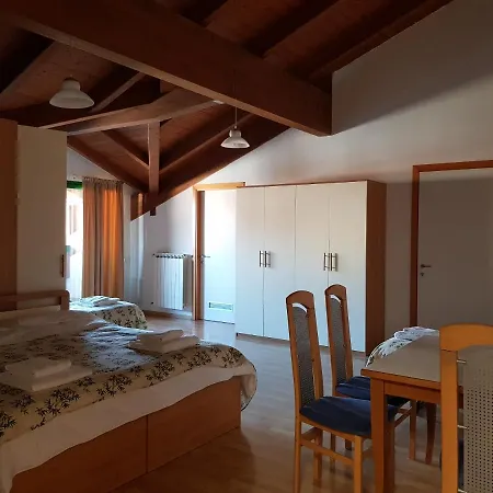 Hotel Oasi 2*